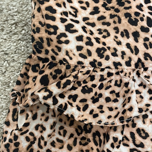 Girls Janie & Jack Leopard Romper Size 7 - Picture 2 of 4